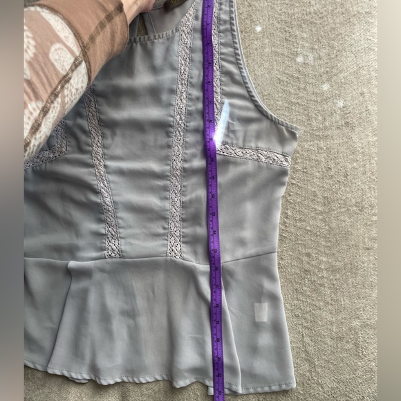 Finn&Clover Grey Sleeveless PePlum Top with Button Closure in Back - Picture 5 of 8